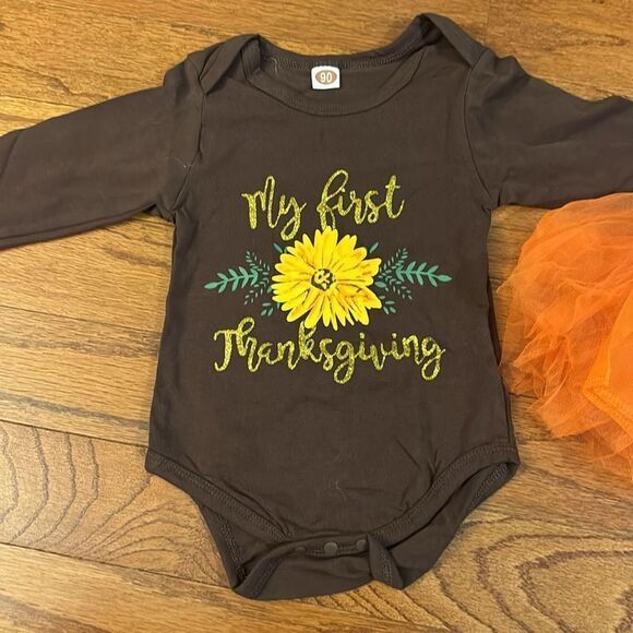 My first Thanksgiving Size 90 (6-9 Months) onesie, tutu and legwarmers - Picture 2 of 9